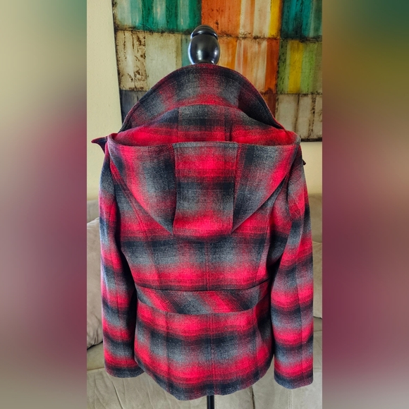 Red Jacket - Picture 6 of 6